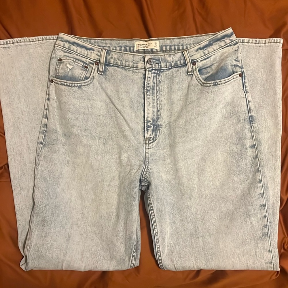 Gently used Abercrombie & Fitch Jeans